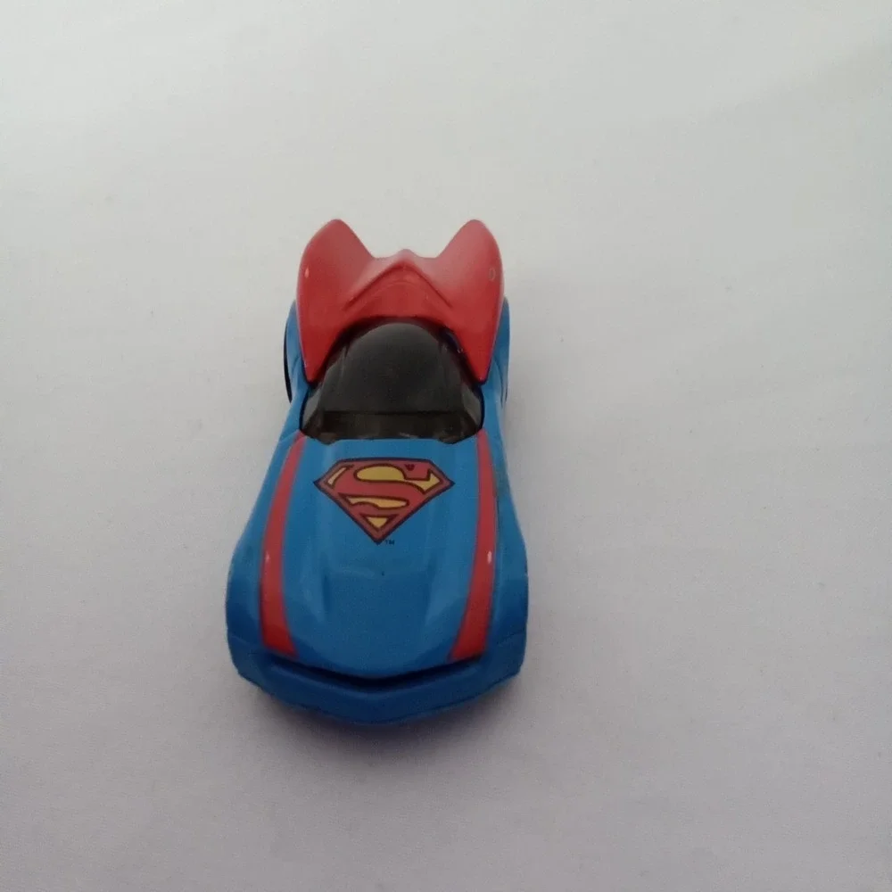 Hot Wheels Superman DC Comics Diecast Character Car Blue Red Cape Mattel W4511